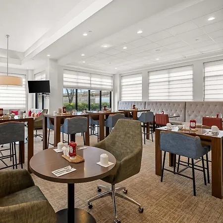 Hilton Garden Inn Plymouth-3