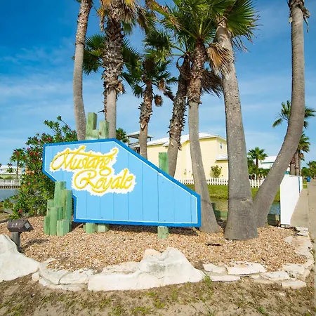 The Blue Fin House! Pool Table, Ocean View & Boardwalk To Beach-3