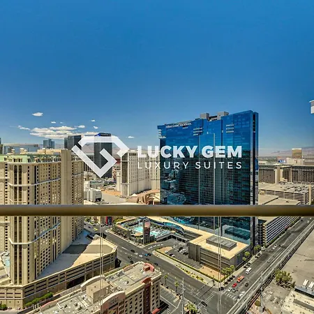 Lucky Gem Penthouse & Luxury Suites At Mgm Signature Resort, Balcony Strip View 3505-2