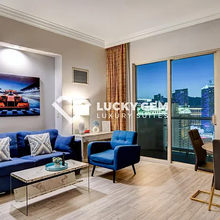 Lucky Gem Penthouse & Luxury Suites At Mgm Signature Resort, Balcony Strip View 3505-3