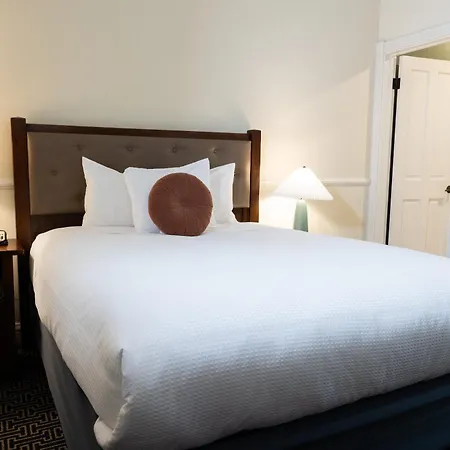 Majestic Inn And Spa-3