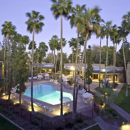 Doubletree By Hilton Phoenix- Tempe-3