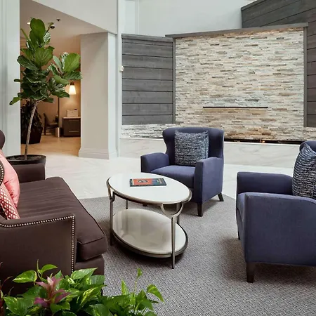 Hilton Suites Brentwood-2