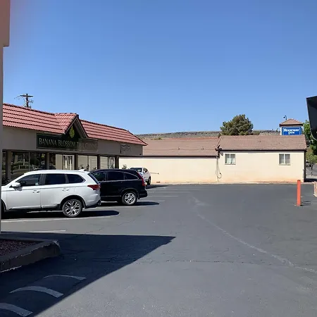 Econo Lodge St George North - Near Pioneer Park-3