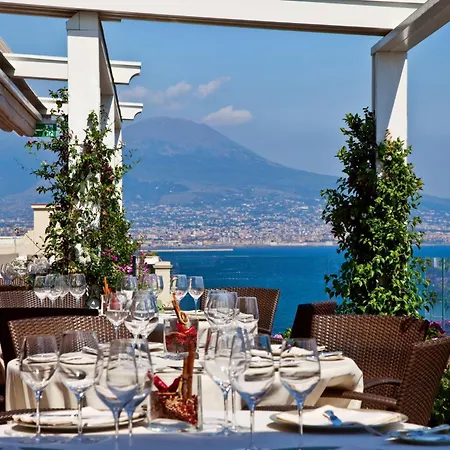 Grand Hotel Vesuvio-3