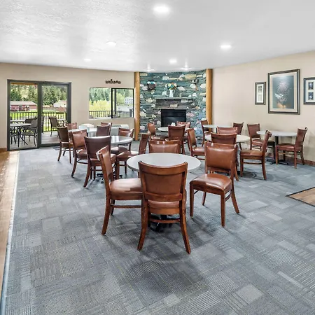 Everspring Inn & Suites-3