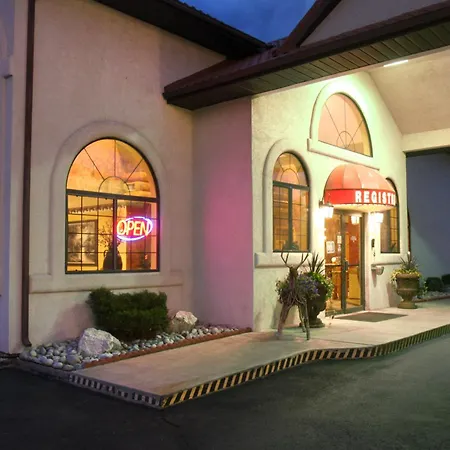 Gateway Inn And Suites-2