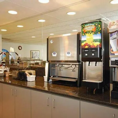 Baymont By Wyndham Des Moines Airport-3