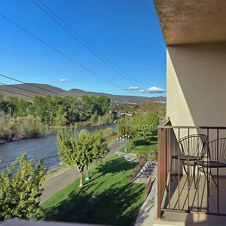 Oxford Suites Yakima-2