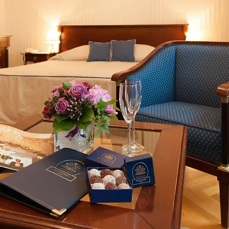 Hotel Ambassador-2