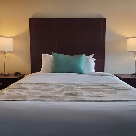 Cobblestone Suites - Oshkosh-3