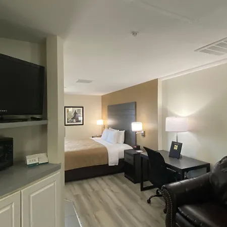 Quality Inn Branson - Hwy 76 Central-3