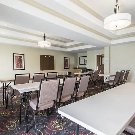 Holiday Inn Express & Suites Cullman-2