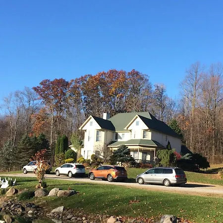 Spruce Hill Inn & Cottages-3
