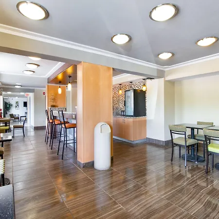 Day'S Inn & Suites By Wyndham Indianapolis Airport East-3