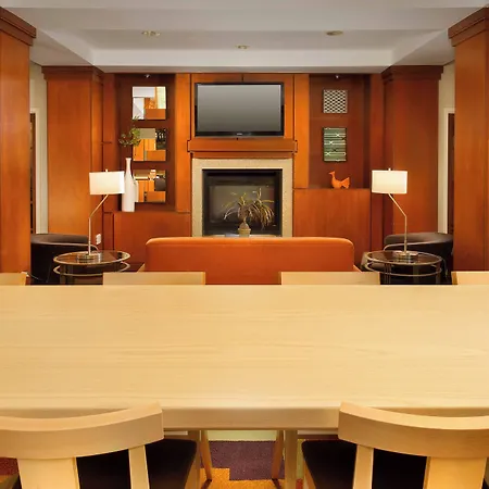 Fairfield Inn & Suites By Marriott Marshall-3