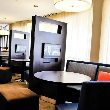 Courtyard By Marriott Salina-3