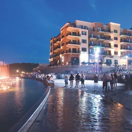 Hilton Promenade Branson Landing-3