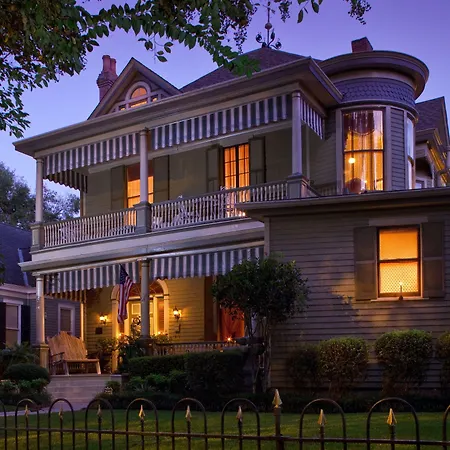 Devereaux Shields House-3