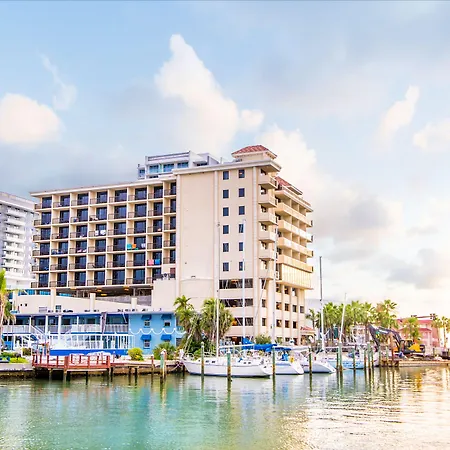 Pier House 60 Clearwater Beach Marina Hotel-3
