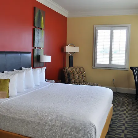 Carriage House Hotel-2