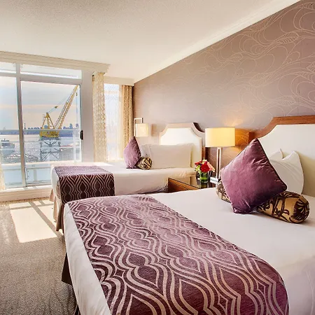Pinnacle Hotel At The Pier-3