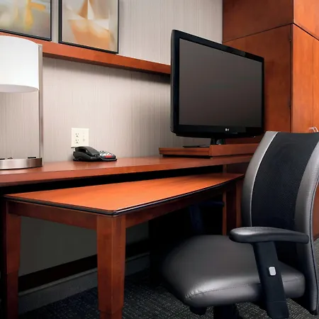 Courtyard By Marriott Tyler-3
