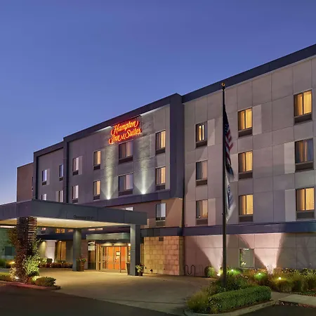 Hampton Inn And Suites Salem-3
