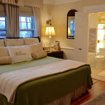 Abbington Green Bed & Breakfast Inn-3