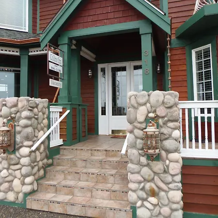Collins Inn & Seaside Cottages (Adults Only)-3