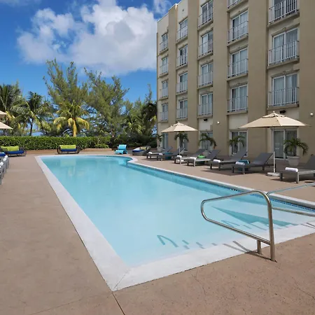 Courtyard By Marriott Nassau Downtown/Junkanoo Beach-3