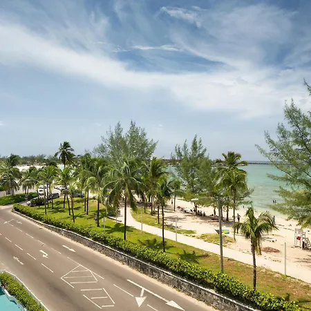 Courtyard By Marriott Nassau Downtown/Junkanoo Beach-2