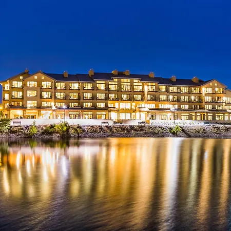 The Lodge At Columbia Point-2