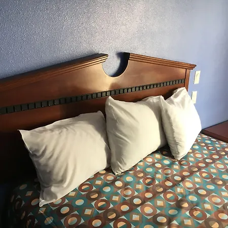 Ruby Motel-2