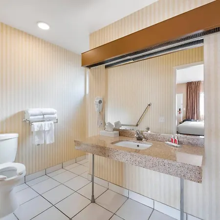 Econo Lodge Inn & Suites-2