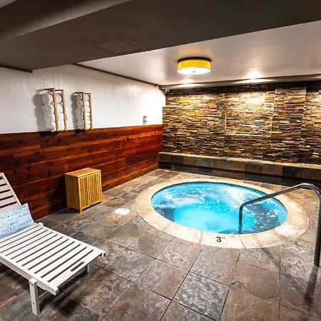 The Mammoth Creek Inn-2