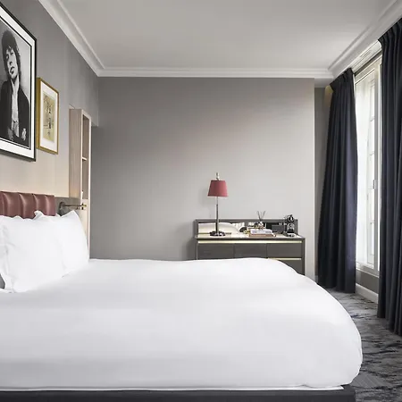 The Trafalgar St James London Curio Collection By Hilton-3