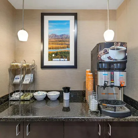 Comfort Suites Blythe-3