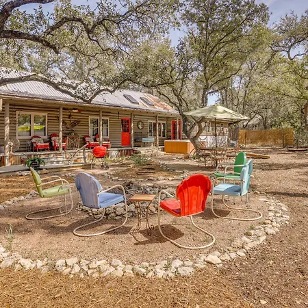 Hot Tub & Yard! 'Inn The Woods' Wimberley Cabin-2
