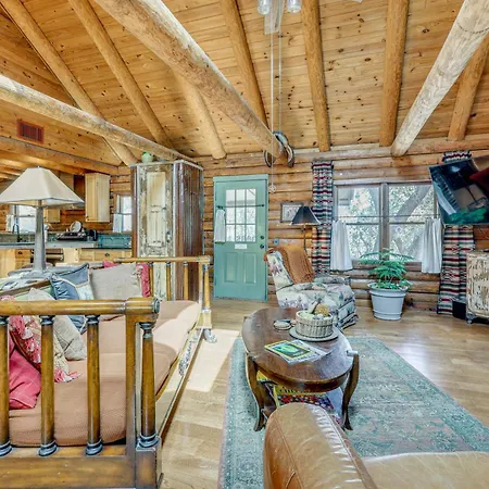 Hot Tub & Yard! 'Inn The Woods' Wimberley Cabin-3