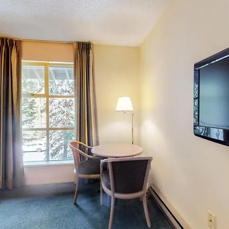 Glacier Lodge-2
