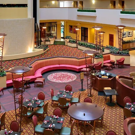 Radisson Hotel Cedar Rapids-3