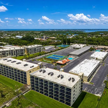 Ocean Landings Resort Cocoa Beach Port Canaveral-3