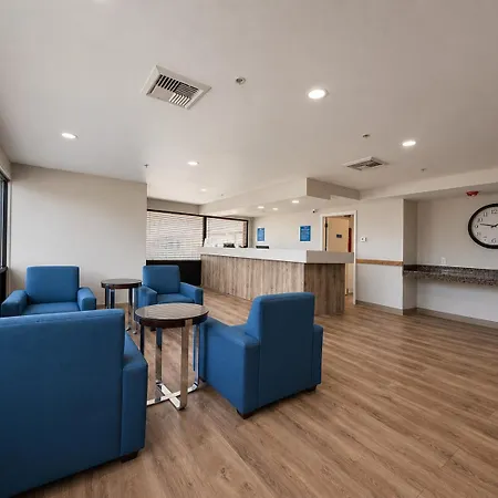 Days Inn By Wyndham Lake Point-2