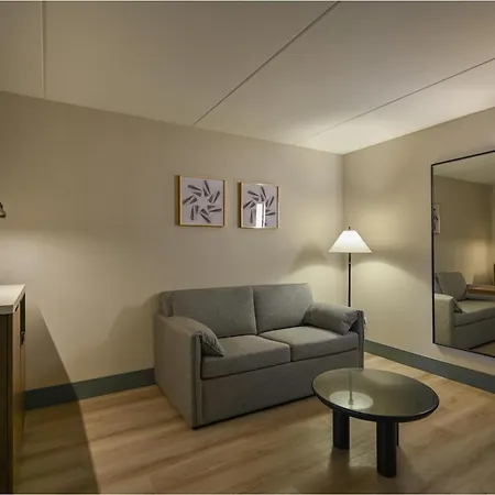 Hilton Winnipeg Airport Suites-2