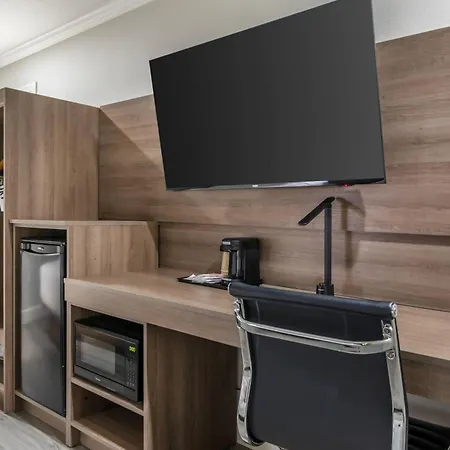 University Park Inn & Suites, An Ascend Collection Hotel-2