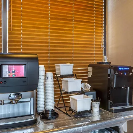 Best Western Plus Scottsdale Thunderbird Suites-2