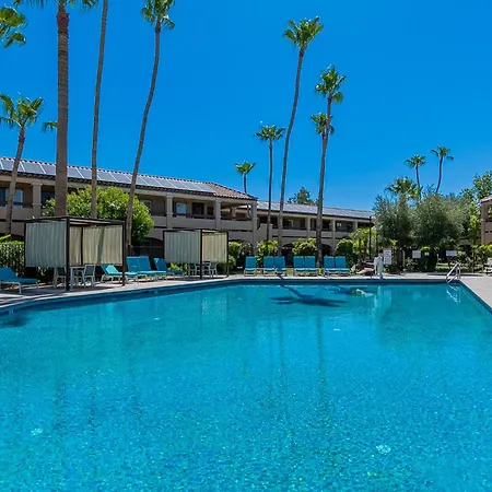 La Fuente Inn & Suites-3