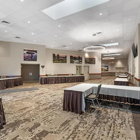 Best Western Plus Grantree Inn-2