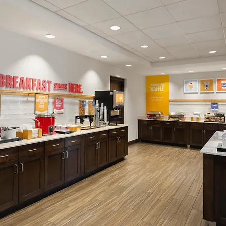 Hampton Inn & Suites - Deland-3